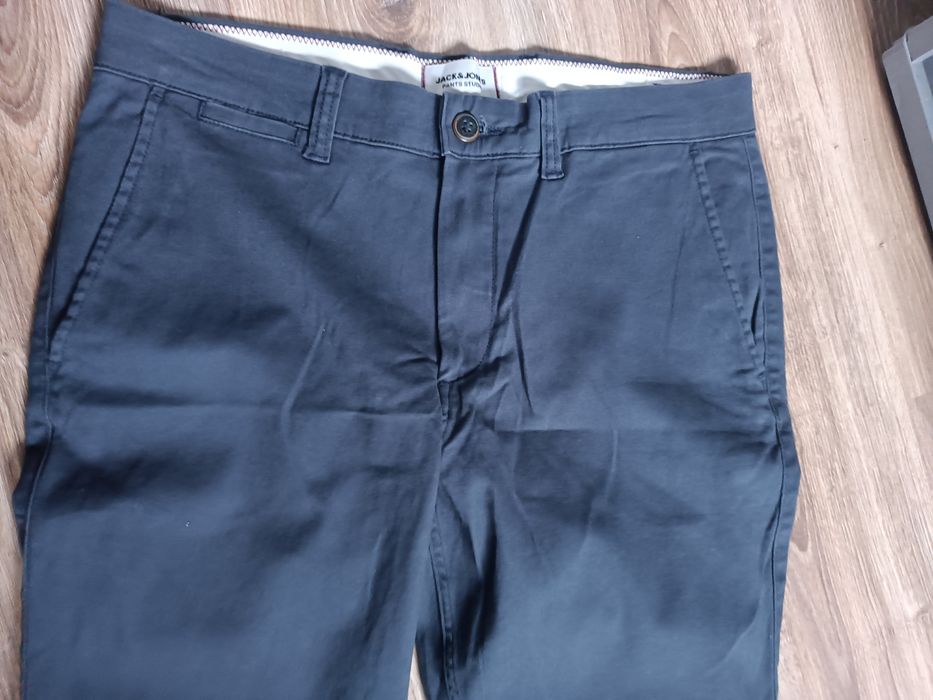 Nowe spodnie model  chinos Slim wysyłka gratis