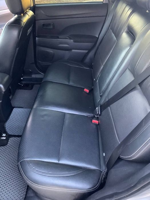 Mitsubishi outlander sport.