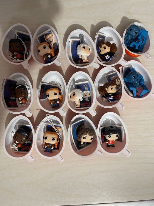 Kinder joy stranger things фігурки дивні дива