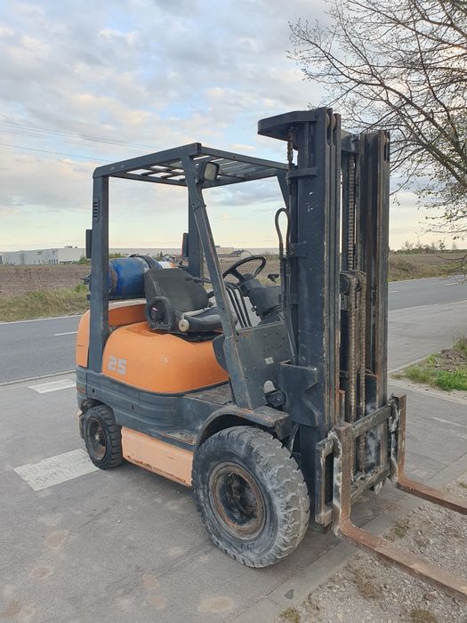 Wózek widłowy Toyota 6FGF25** FG20** 7FGF25** Triplex** Pompowane koła **