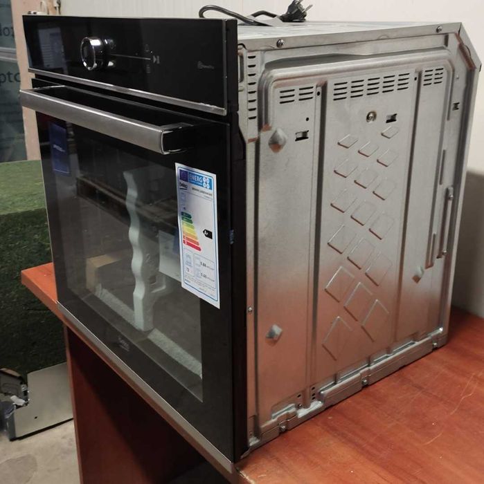 Piekarnik Beko Beyond BBIMM13400XMSWE Termoobieg AeroPerfect 23AH59