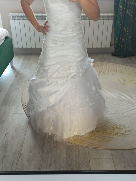Suknia ślubna biała