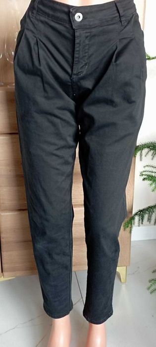 Spodnie czarne r. 38 (M), Mom Fit, wysoki stan, chinosy