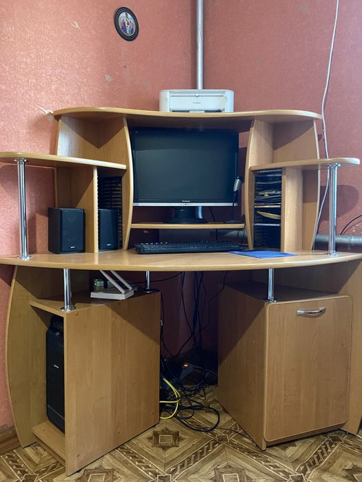 КОМПЮТЕРНИЙ стіл продам
