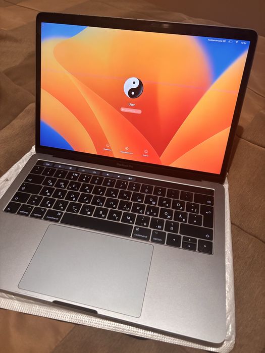 Macbook  A 1706 б/у