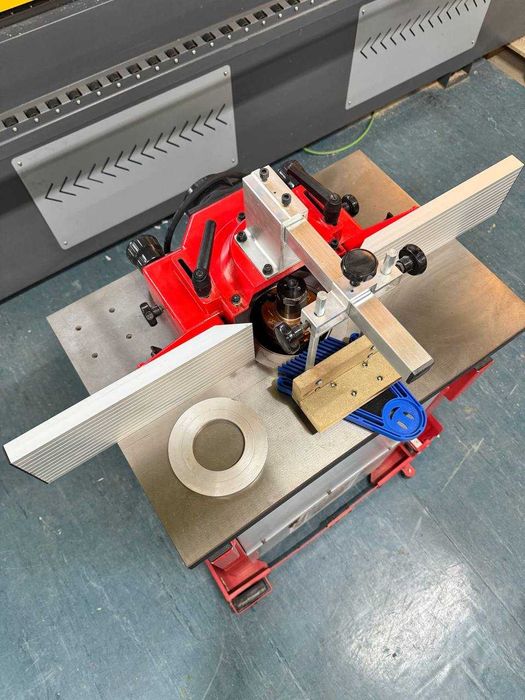 Tupia de Mesa HOLZMANN FS200-400V – Excelente Estado