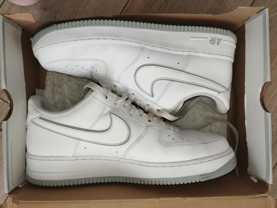 Nike Air Force 1 '07 skórzane white/ Wolf Grey 46 (30)
 rozmiar 46