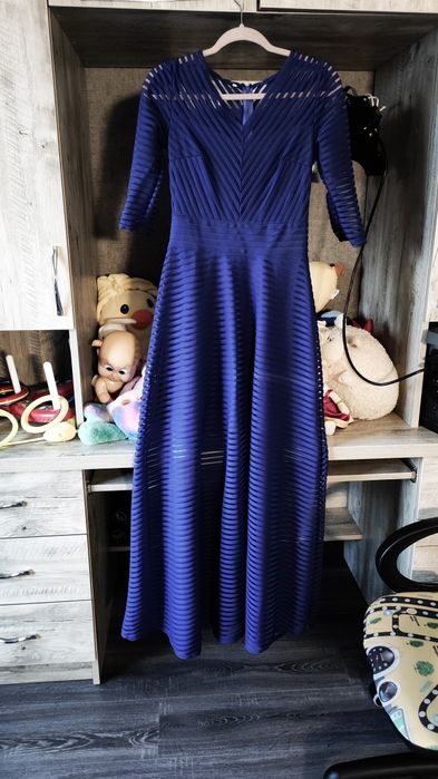 Платья нарядные и повседневные