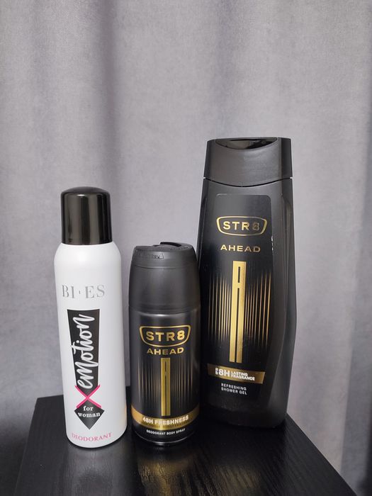 Набір косметики (база для макіяжу, гель для душу, дезодорант, парфуми)