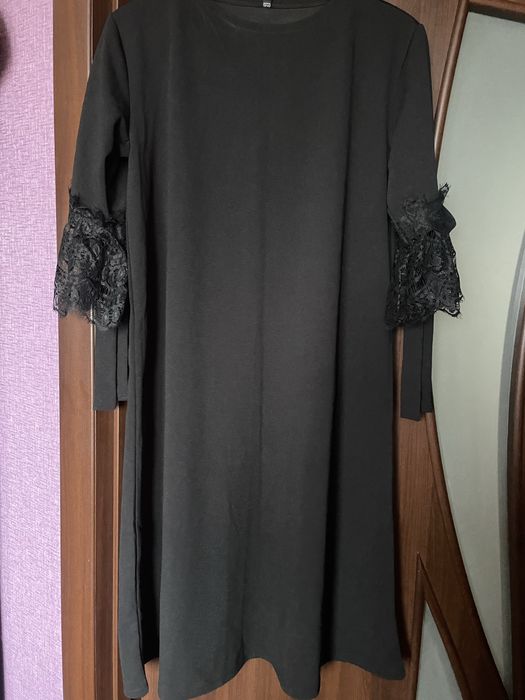 Жіноче плаття (біле і чорне)