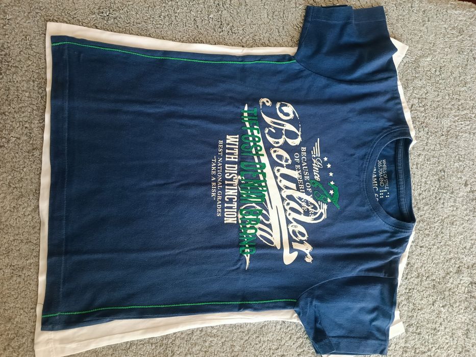 3  T-shirts 7/8 anos com oferta de mais t-shirts