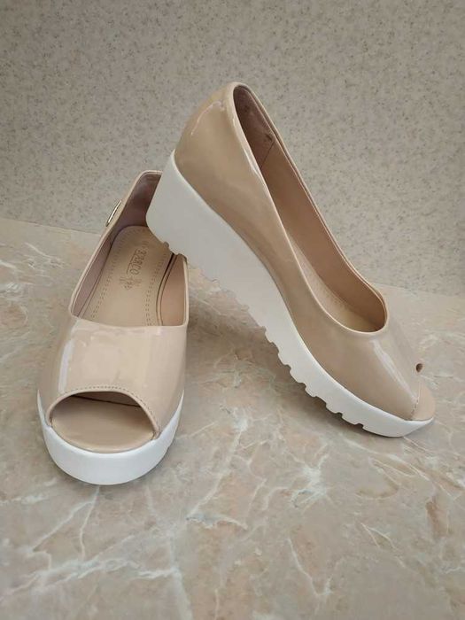 Туфли с открытым носком, р.39