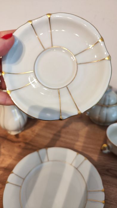 Serwis kawa na 10 osób, porcelana