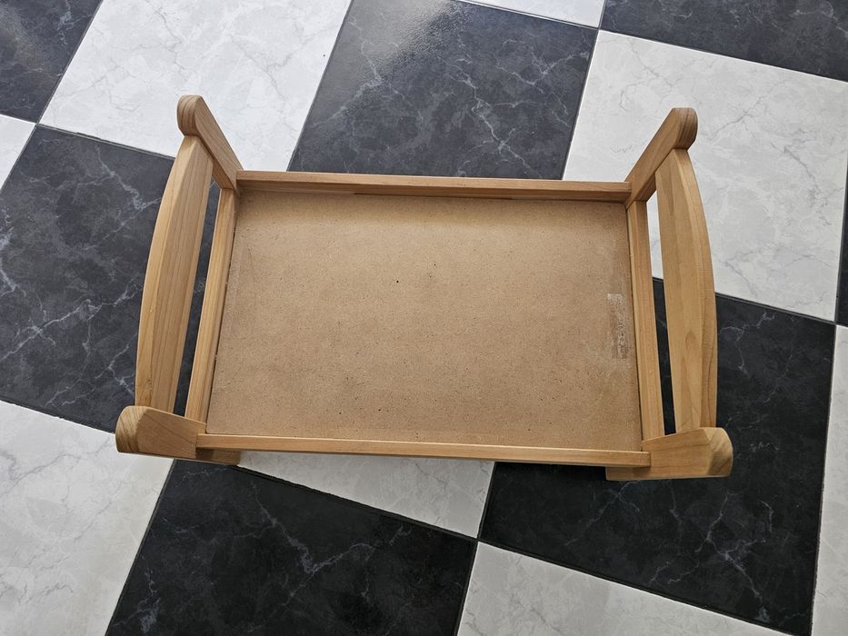 Cama de madeira ikea