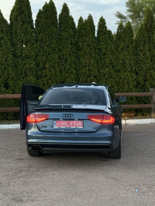 Audi a4 b8 2015 рік