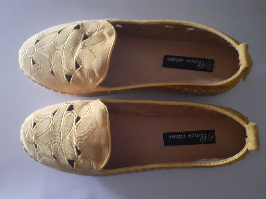 Alpercatas c/plataforma bordadas amarelo tamanho 36