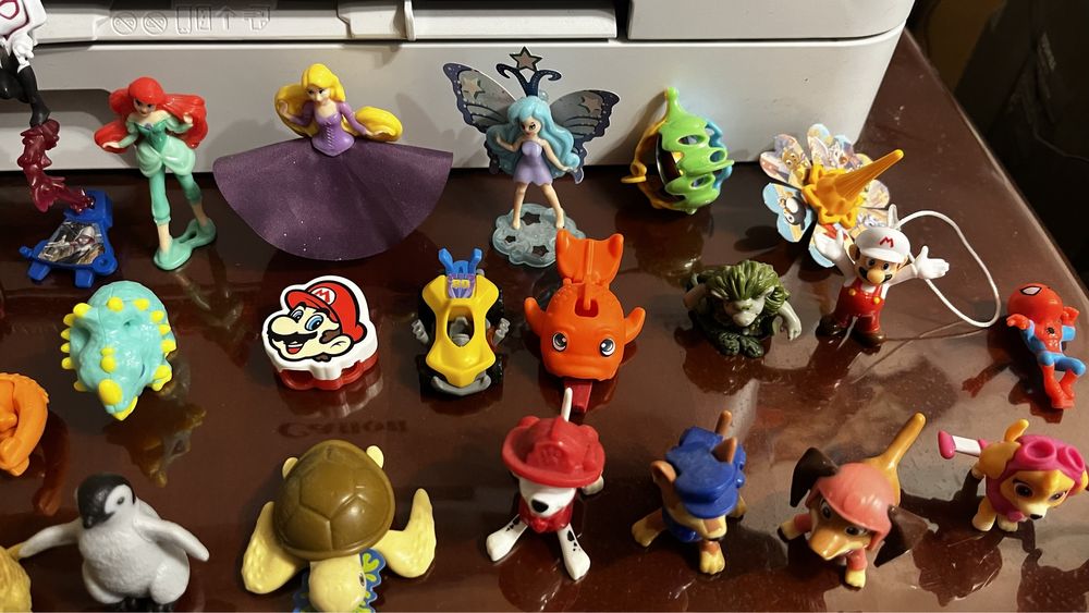 іграшки кіндер