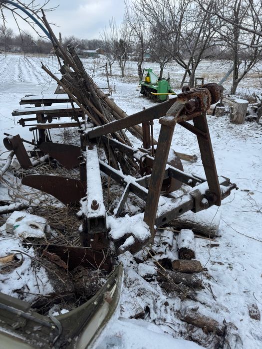 Плуг 3 корпусний  ПЛ3-35 на ЮМЗ. МТЗ. Т-40.