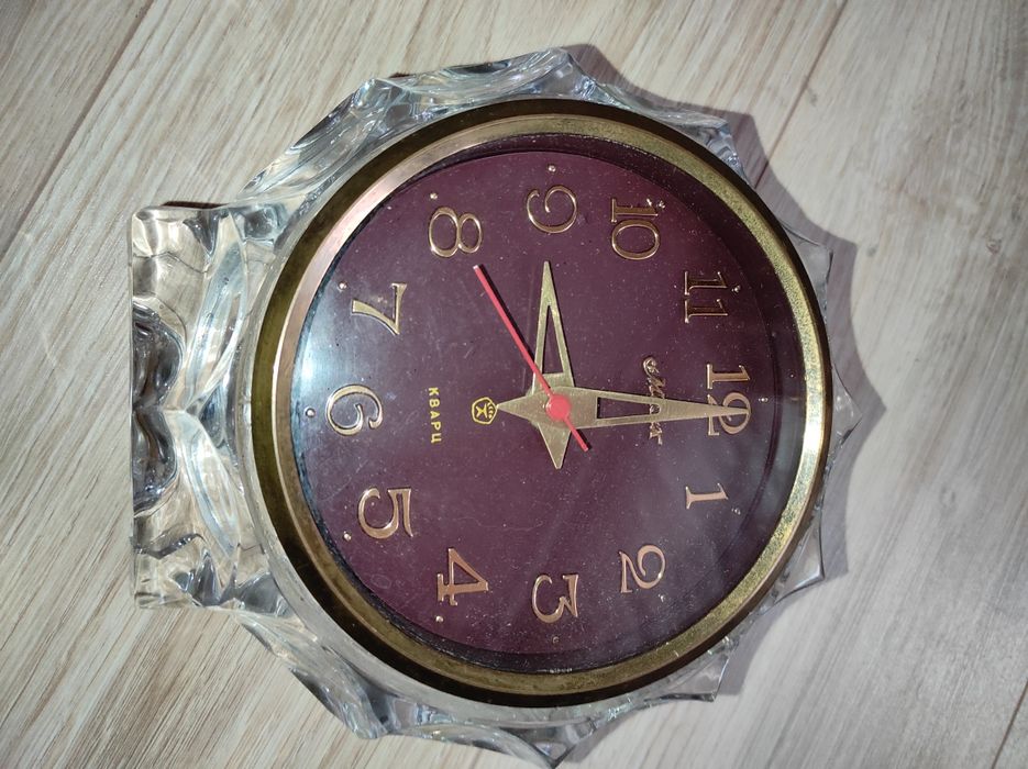 Антикваріат. Продам часи хрустальні.