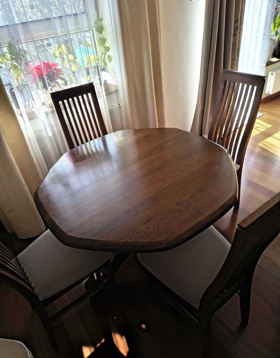 Stół dębowy z 4 krzesłami