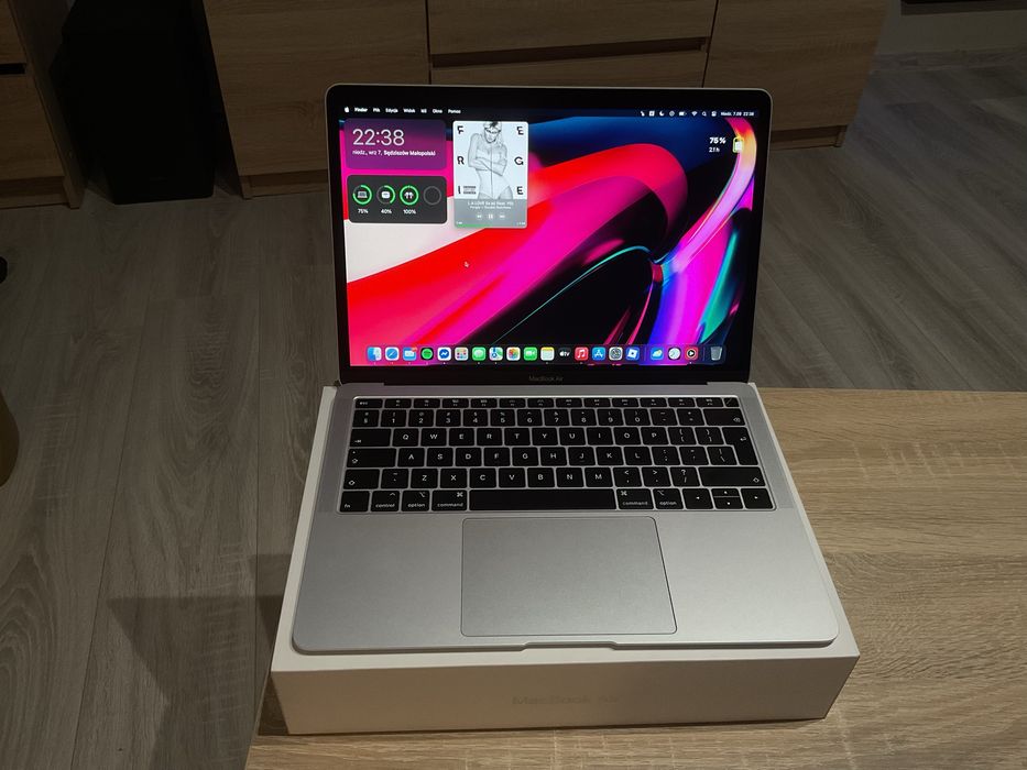 MacBook Air 13 Silver 2019 (bardzo dobry stan)