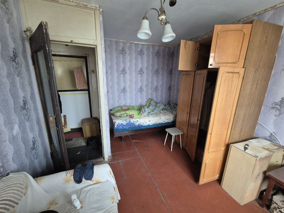 Продам невелику 1-кімнатну Конько 31