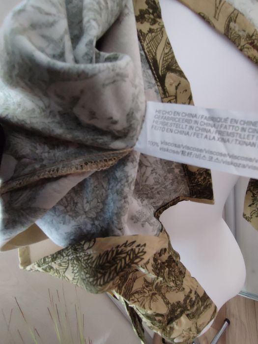 Koszula damska firmy Stradivarius,wiskozowa ,khaki , print drzew ,