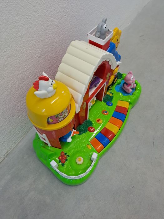 Brinquedo Musical a Quinta bebé