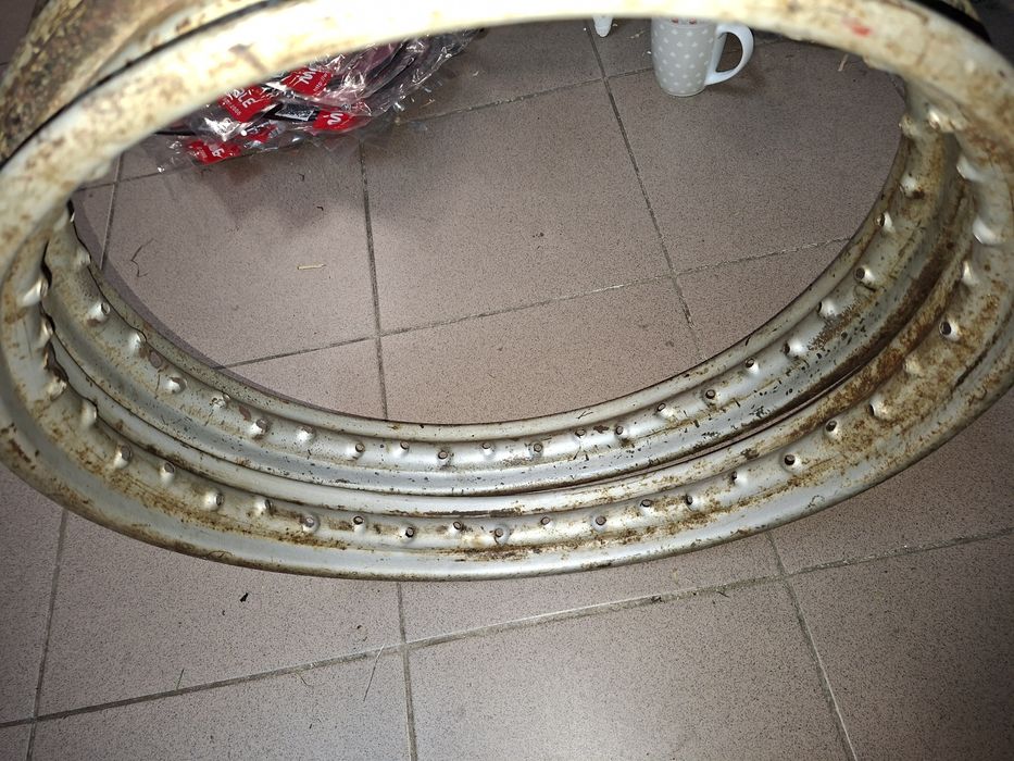 Ladne proste obrecze rawki felgi 1,85-18" kola wsk 125 ,shl m11 prl