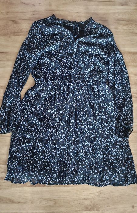 Sukienka  Reserved 40 L