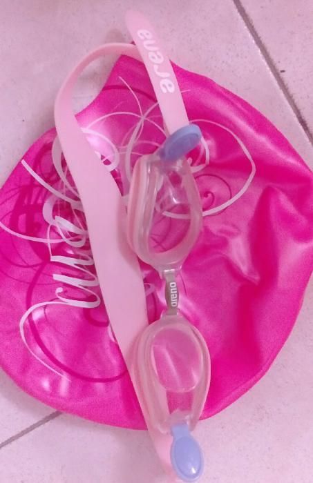 Toucas silicone+óculos Arena