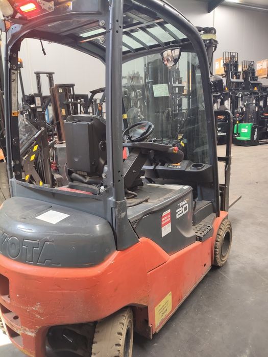 Empilhador Elétrico Toyota Traigo