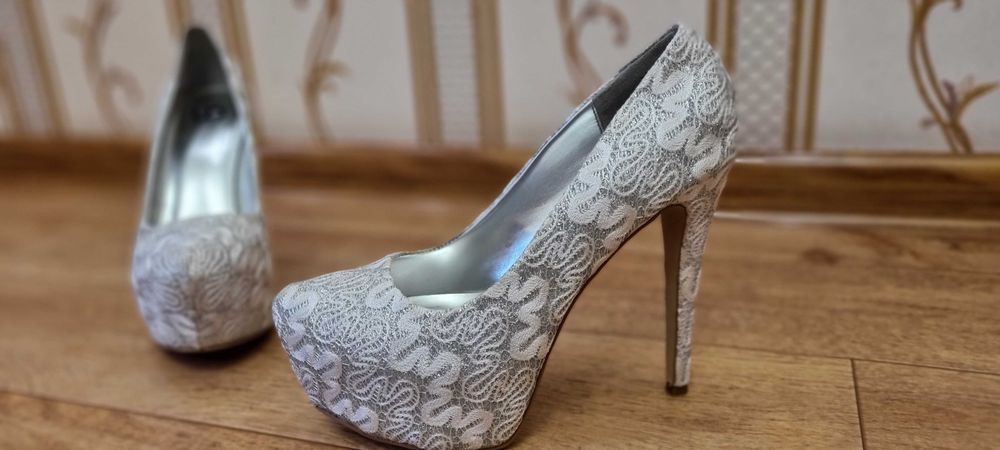 Жіночі туфлі, розмір 38.5