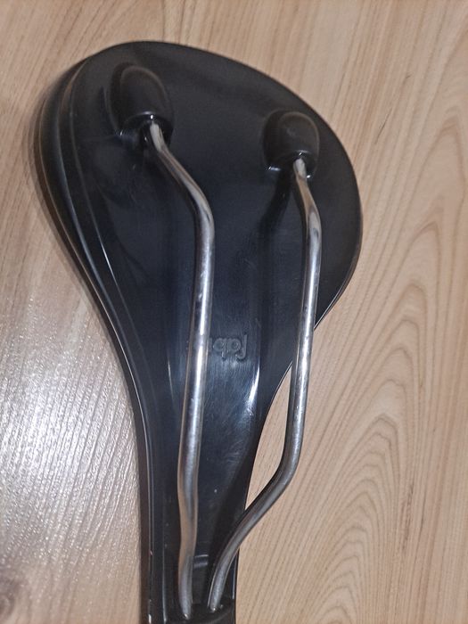 Siodełko rowerowe Fabric Shallow Race