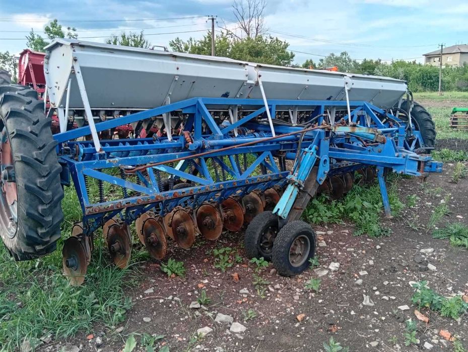 Продам сівалку СЗ 5.4 в робочому стані з траспортним