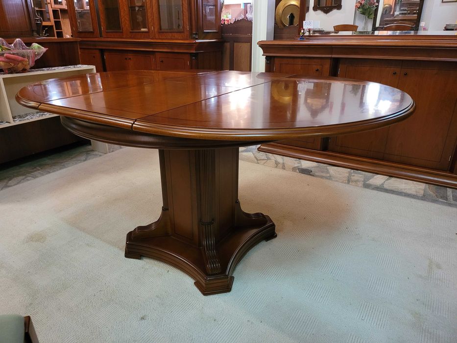 Mesa de sala redonda em madeira - Só a mesa as cadeiras são à parte