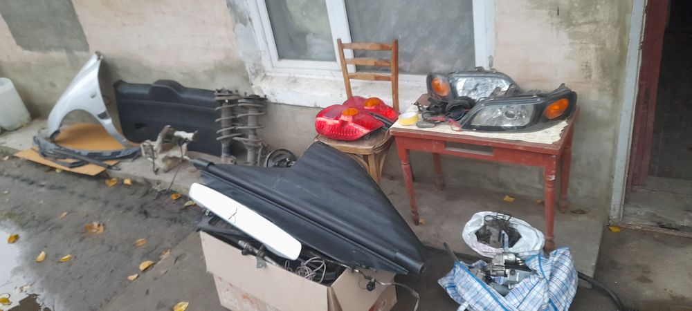 Мітсубісі Спейс Стар по запчастинам