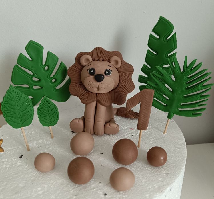 Zestaw z lwem z masy cukrowej