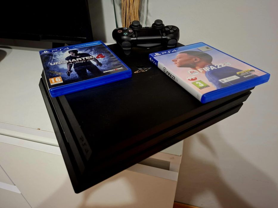 Ps4 pro 1tb 2 gry i pad