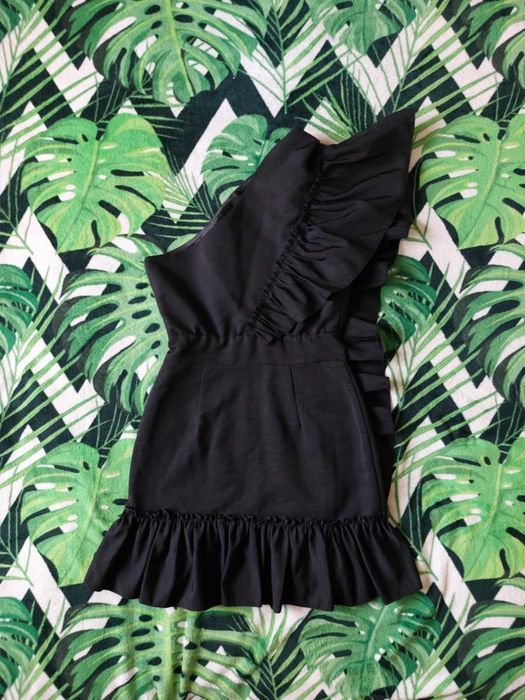 Nowa sukienka z falbankami asos