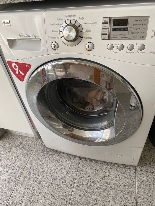 Máquina de lavar e secar roupa LG inverter Directdrive capacidade 9kg