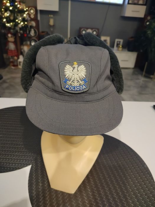 Czapka policyjna z daszkiem, zimowa, policja kolekcjonerska,nowa, 58