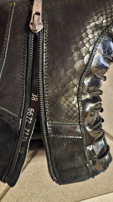 Botki na koturnie r.38 Wojas czarne