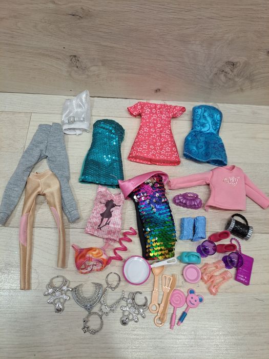 Ubranka i akcesoria dla lalek barbie zestaw
