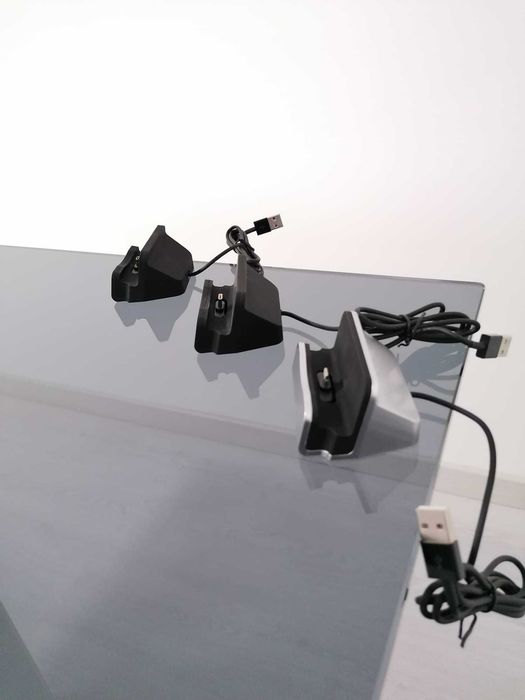 Base com Carregador de Telemóvel