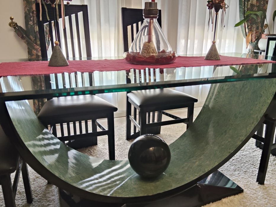Mesa de sala em vidro com 6 cadeiras