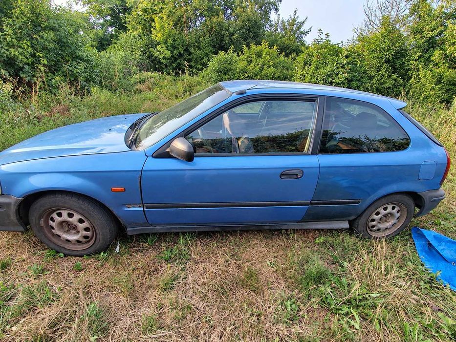 HONDA CIVIC 1998. У косметолога була давно, зате з характером!