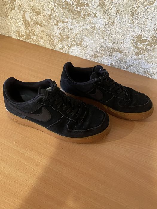 Продам кросівки Nike Air Force замшеві
