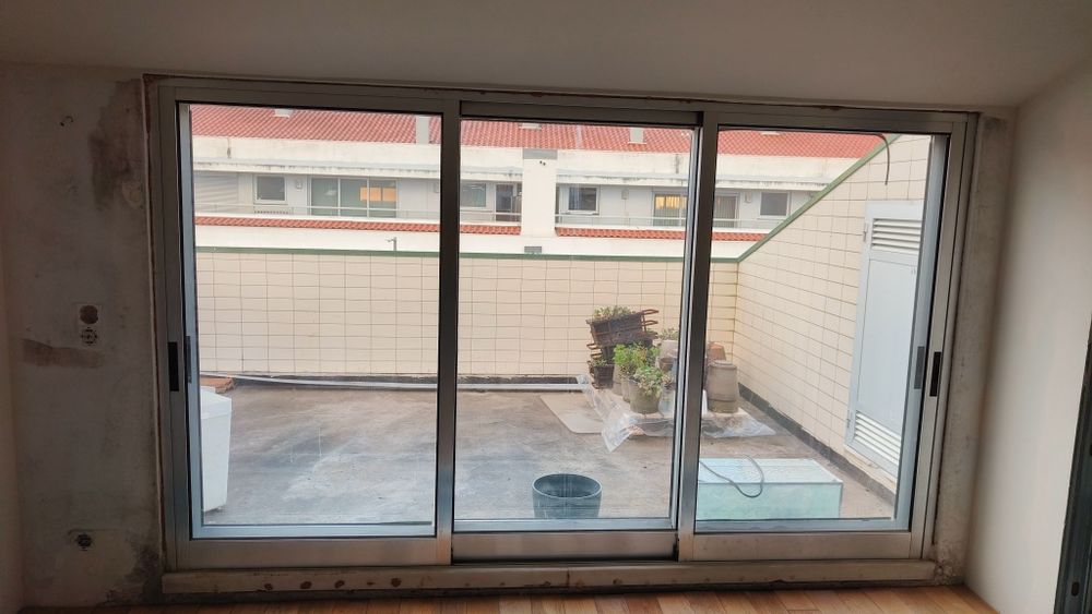 Porta /janela de correr de alumínio acetinado, caixilho duplo