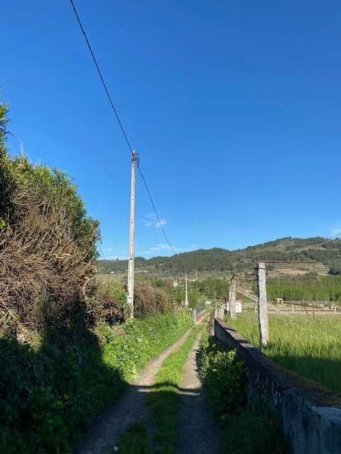 Terreno com mini casa